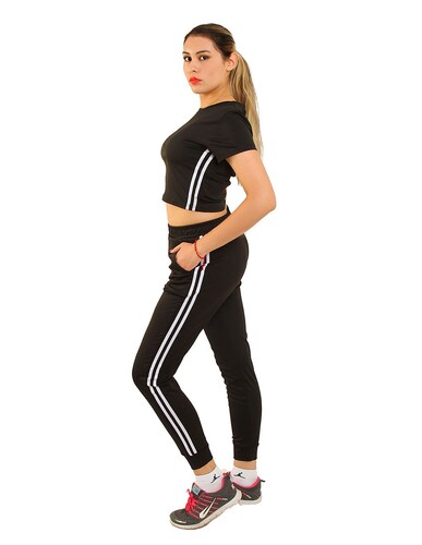 Conjunto deportivo pants y playera I Love Your Style para mujer .