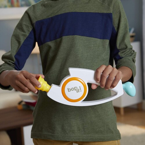 Juego De Mesa De Destreza Electrónico Bop It Gira y Estira
