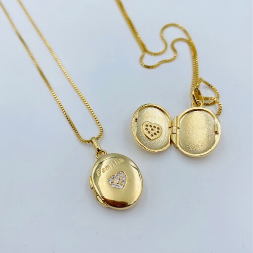 Collar relicario Familia- Baño de oro 18K Corazon.