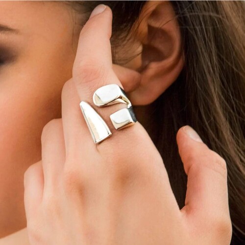 Anillo ajustable diseño Figuras Asimétricas de plata ley .925 certificada