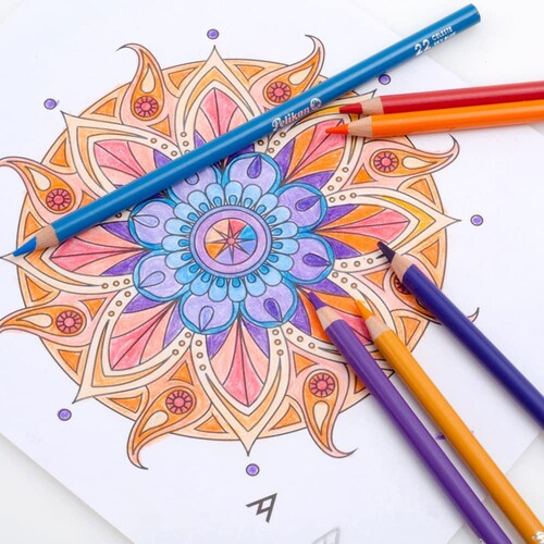 Pelikan Lapices De Colores Redondos, 24 Colores Vibrantes, Con Sacapuntas