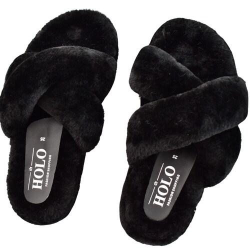 Pantuflas negras estilo mule cruzado con plataforma mullidas esponjosas modelo Helsinki