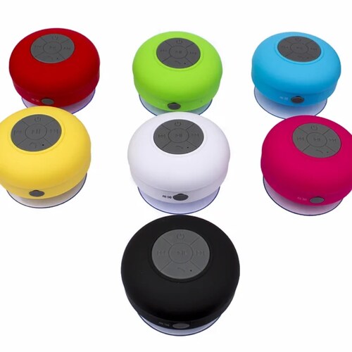 Bocina bluetooth a prueba de agua .