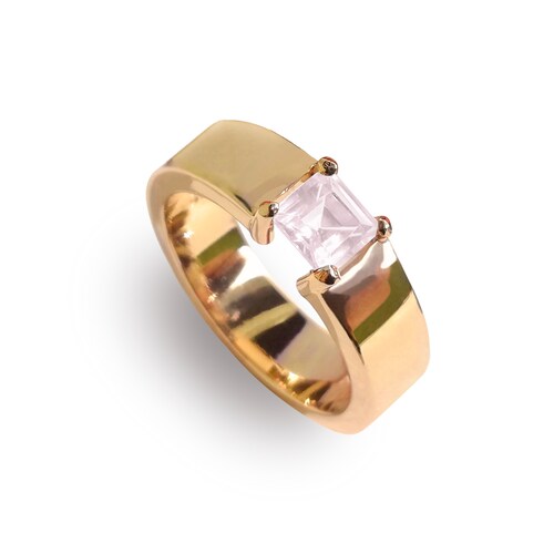 Anillo de plata .925 con baño de oro y cuarzo natural al centro. , Colección Azafrán, Joyería para Mujer de Anante Joyería.