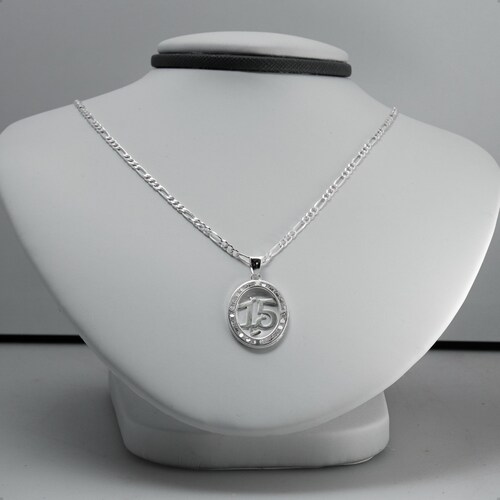 Cadena Con Dije 15 Años Figaro Plata Ley 925 Zirconia.