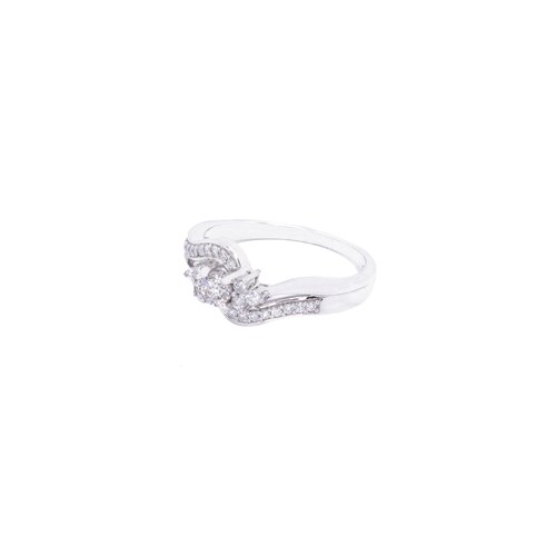 Anillo con Diamantes 33 Puntos Oro Blanco 10 Kilates. 