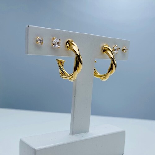 Aretes arracadas torcidas chicas- Baño de oro 18K- Aretes dorados