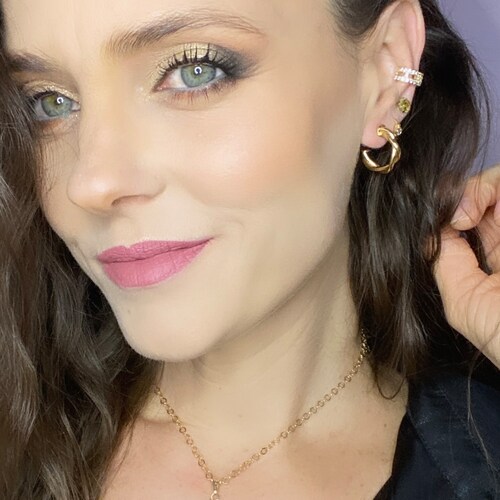 Aretes arracadas torcidas chicas- Baño de oro 18K- Aretes dorados