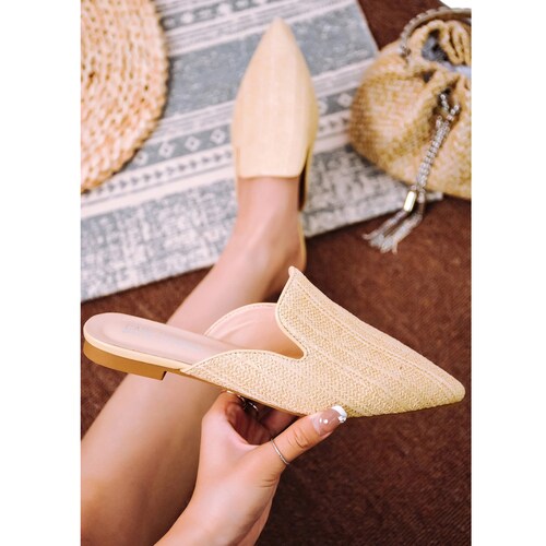 Flats Nude En Punta Cape Robbin.