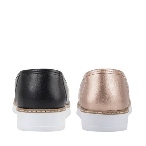 Kit de 2 pares de choclos mocasines para mujer marca Shosh, color negro y nude, mod. 825030