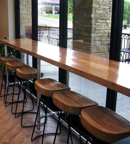 Banco AT75 Bar Grupo Microtec Set 2 Piezas- contemporáneos Modernos Minimalistas Restaurante Asiento Madera Estructura metál Resistentes Piso Asiento 75cm