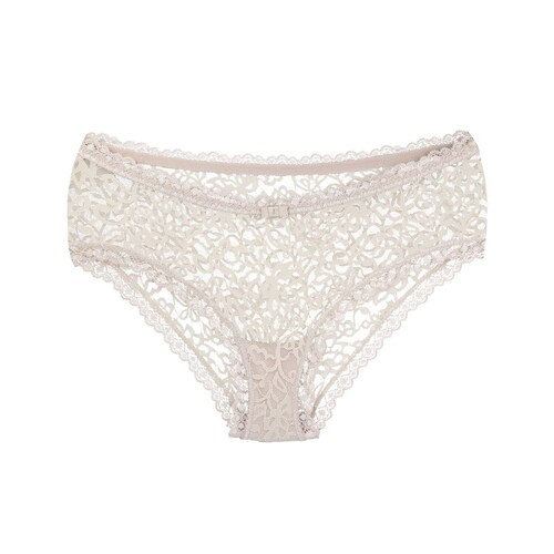 Boxer elaborado en encaje con sensuales trasparencias y fino encaje.  Marca: Odisea..