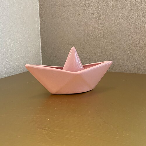 Barco de papel decorativo minimalista color Rosa cerámica brillante