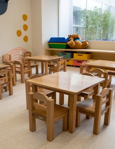 Mesa De Madera 100% Encino Para Niños De 1 A 3 Años.