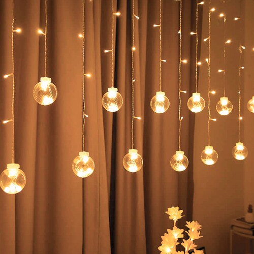 Cortina Serie De Luces 108 Led Luz Cálida Pelotas 2.6x.80 M