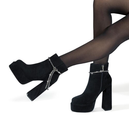Botas de vestir negras con doble plataforma, pedrería y tacón alto, marca Belinda Peregrin, mod. 1086770