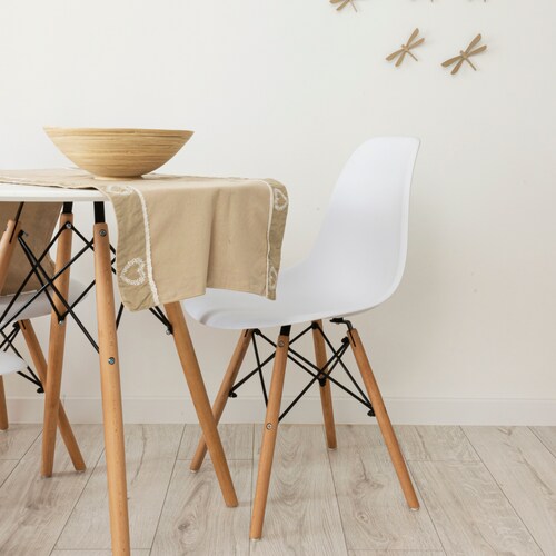 Set de 4 Sillas Modernas para comedor y Sala Minimalista  en color  Blanco.