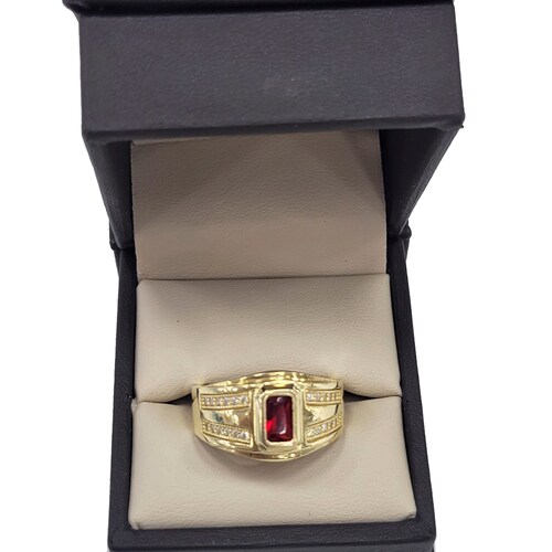 Anillo de Oro 10K con piedra Zirconia roja central