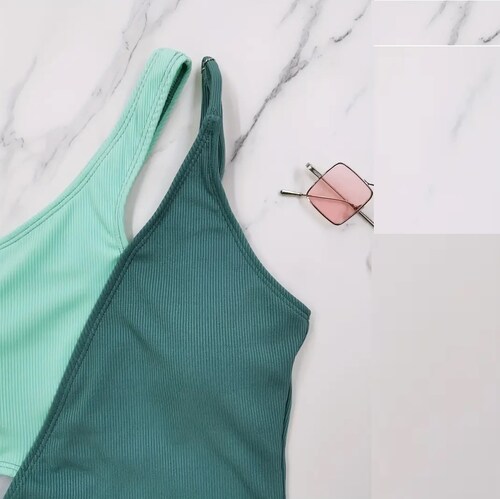 Traje de baño una sola pieza a un hombro