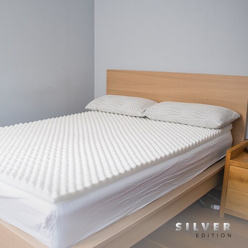 SILVER EDITION Colchoneta Sobrecolchón  Cómoda y Súper Suave  Con Ondas de Masaje Matrimonial  190 x 135 x 3 cm  Blanca.