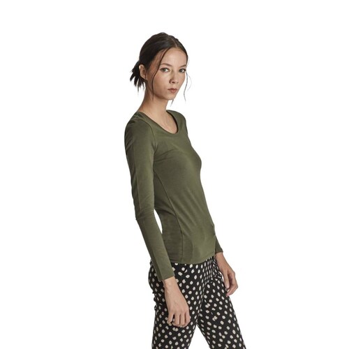 Playera básica, manga larga color verde olivo, de mujer, marca Holly Land, mod. 176593