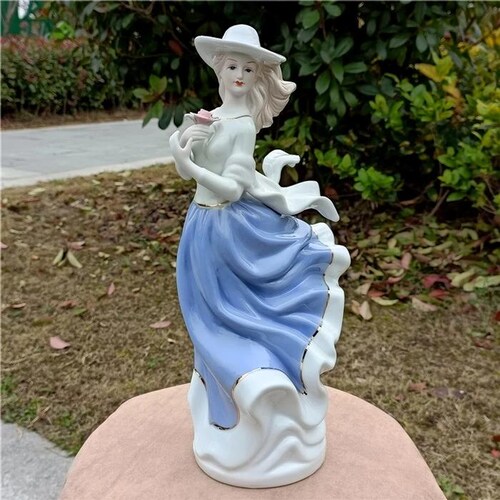 Figura de mujer elegante MXMYH-001-12 1pza 12x30x12cm Frente x Alto x Fondo Porcelana Artesanal MadameMallet