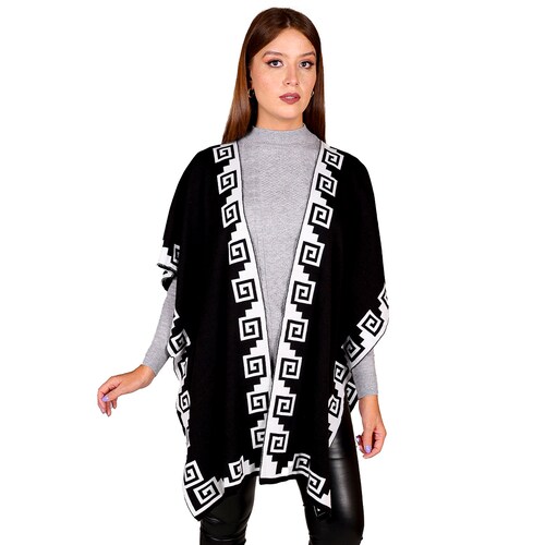 Poncho de mujer en negro