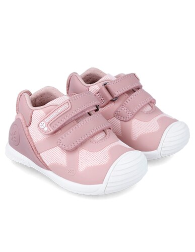 Zapato Biomecanics para niña color rosa. Cómodo y Deportivo