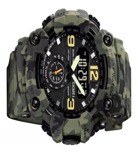 Reloj de pulsera Skmei 1637 de cuerpo color camuflado verde, analógico-digital, para hombre, fondo negro, con correa de poliuretano color camuflado verde, agujas color verde, negro y blanco, dial amarillo y blanco, subesferas color negro, minutero/segundero blanco, bisel color camuflado verde, luz verde y hebilla doble