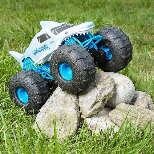 Megalodon Storm RC Spin Master.