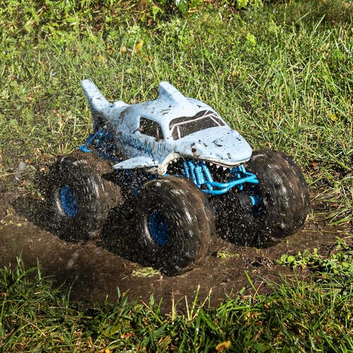 Megalodon Storm RC Spin Master.