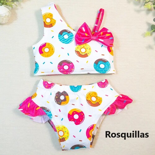 Traje de baño bikini para niña.