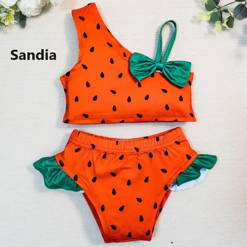 Traje de baño bikini para niña.