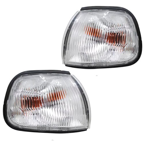 Kit De 2 Faros Cuartos Esquina Blanco Para Nissan Tsuru 3.
