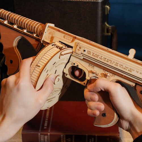 Rompecabezas de Madera 3d Thompson Subfusil Juguete Robotime.