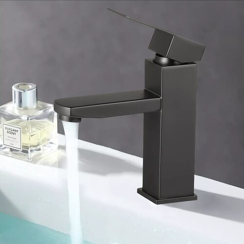 Mezcladora de baño Genérica Baño F026-043a color negra