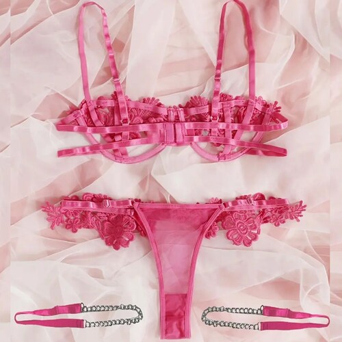 Conjunto de lencería de encaje floral