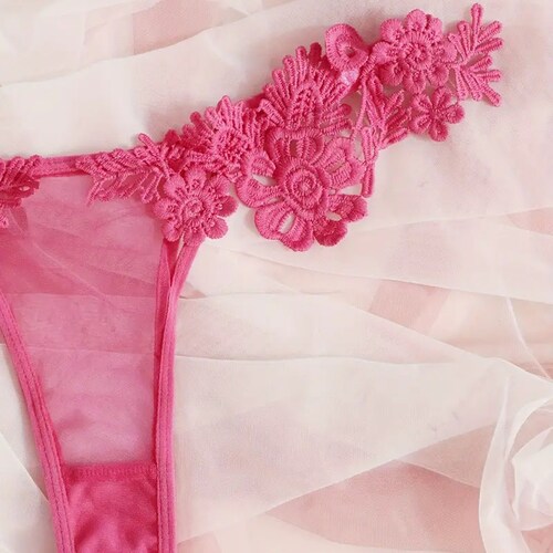 Conjunto de lencería de encaje floral