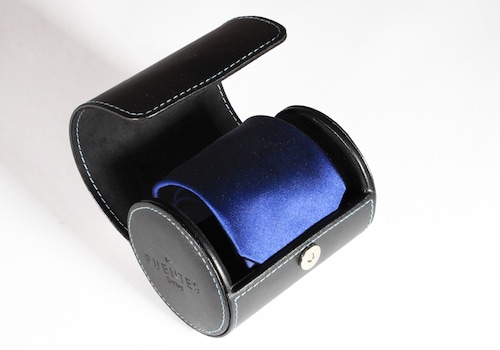 Set Juego de Corbata de Seda Azul Liso y Estuche Corbatero de Viaje en Vinipiel