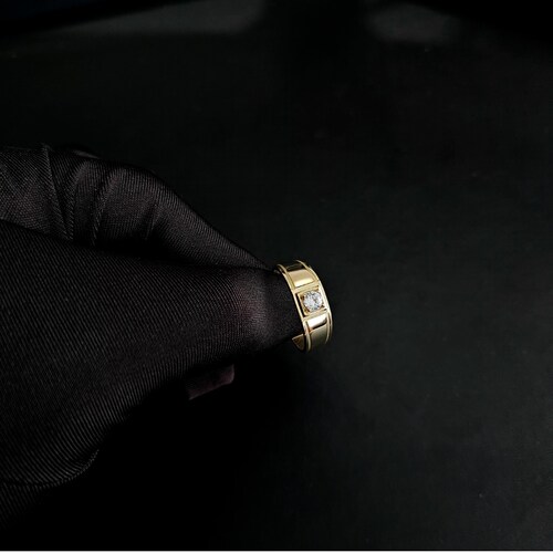 Anillo oro 10k de piedra zirconia hombre.