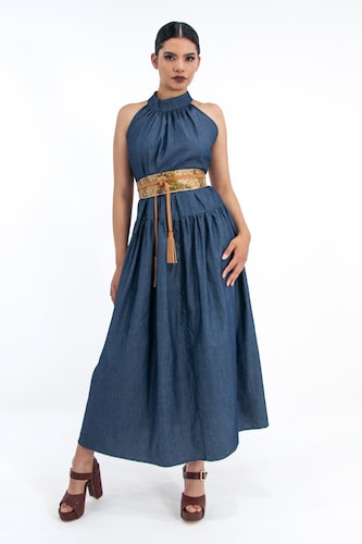 Vestido de dama A ÁNGELOZANO de mezclilla con azul, con cinto grabado camel, AL-W53.