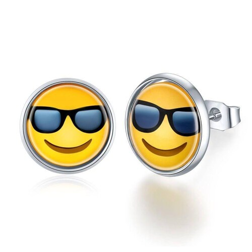 Aretes Broquel Emoji Carita Con Gafas Negras Acero 