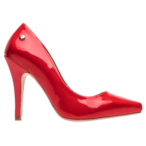 Moramora zapatilla roja con acabado acharolado y tacón de aguja, cod 109148.