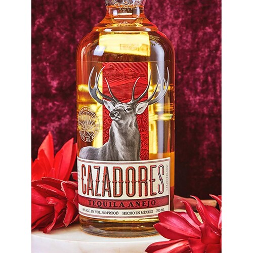 Pack de 12 Tequila Cazadores Añejo 750 ml 