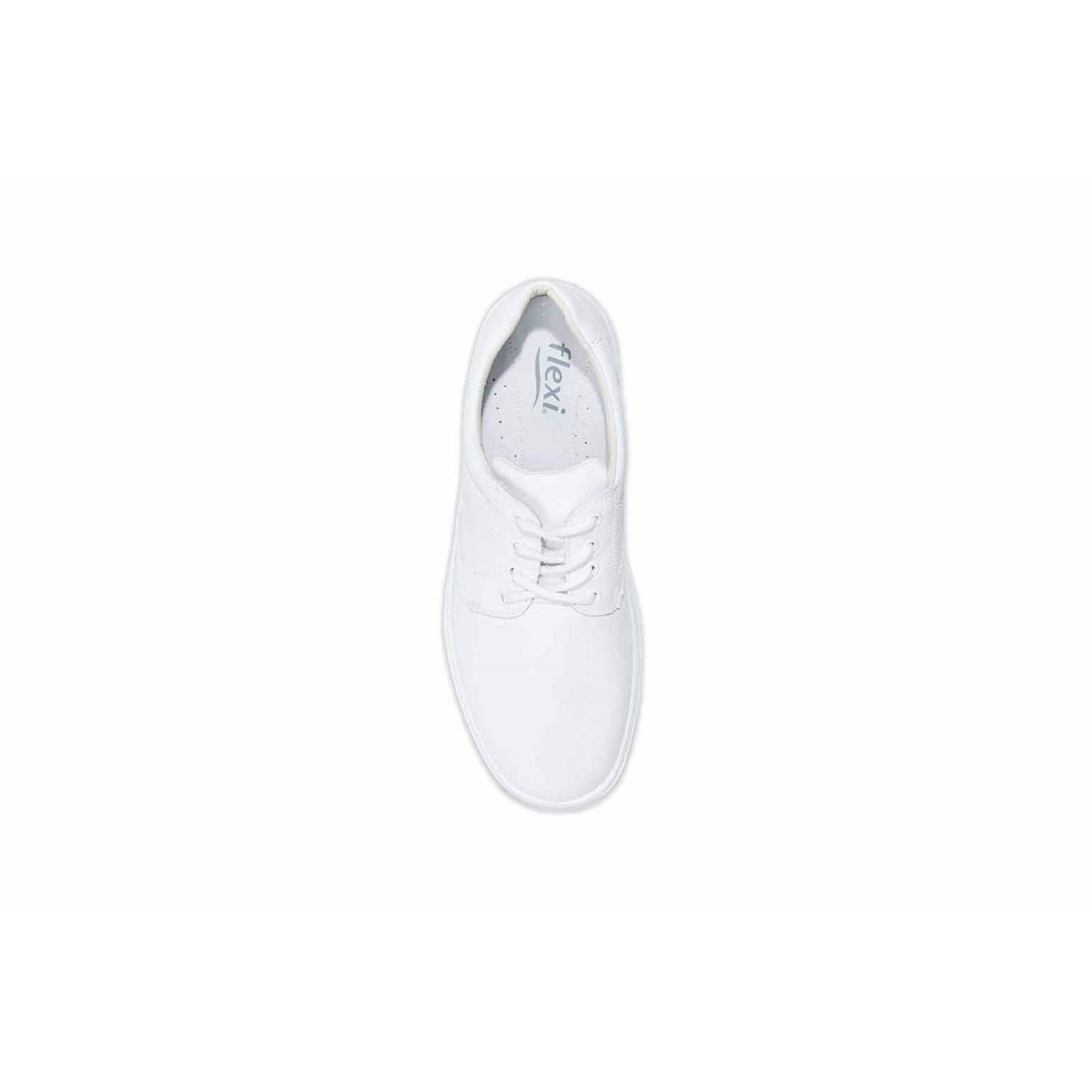 zapato clinico blanco