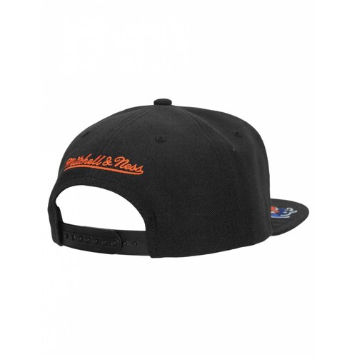 Gorra Mitchell & Ness New York Knicks Loaded Basquetbol NBA Negro UNITALLA