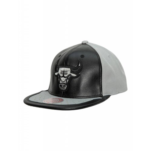 Gorra Mitchell & Ness Day One Chicago Bulls NBA Basquetbol Negro UNITALLA
