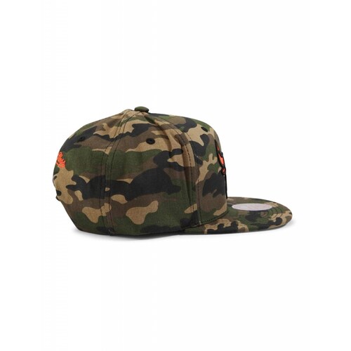 Gorra Mitchell & Ness Chicago Bulls Neon Camo Pop Basquetbol NBA 
