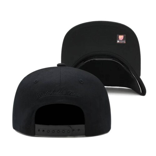Gorra Mitchell & Ness MLS New Pink Crest Inter Miami Hombre 