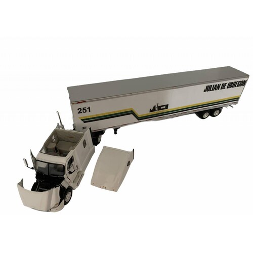 Freightliner Y Caja Seca Julian Obregon Escala 1:53 